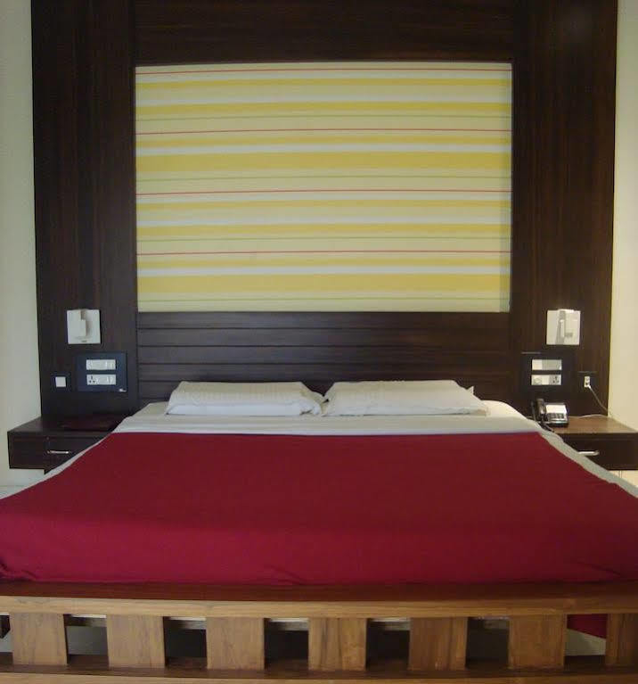 Hotel Madhuvan Serai Manipal Zewnętrze zdjęcie
